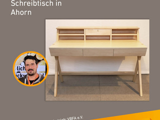 Die Gute Form 2025: Anton Rubaiko, Schreibtisch in Ahorn