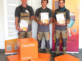 Die stolzen Sieger (v.l.): 3. Platz: Carsten Lesch aus Röhrsdorf / 1. Platz: Paul Klotzsche aus Pirna / 2. Platz: Simon Müller aus Chemnitz